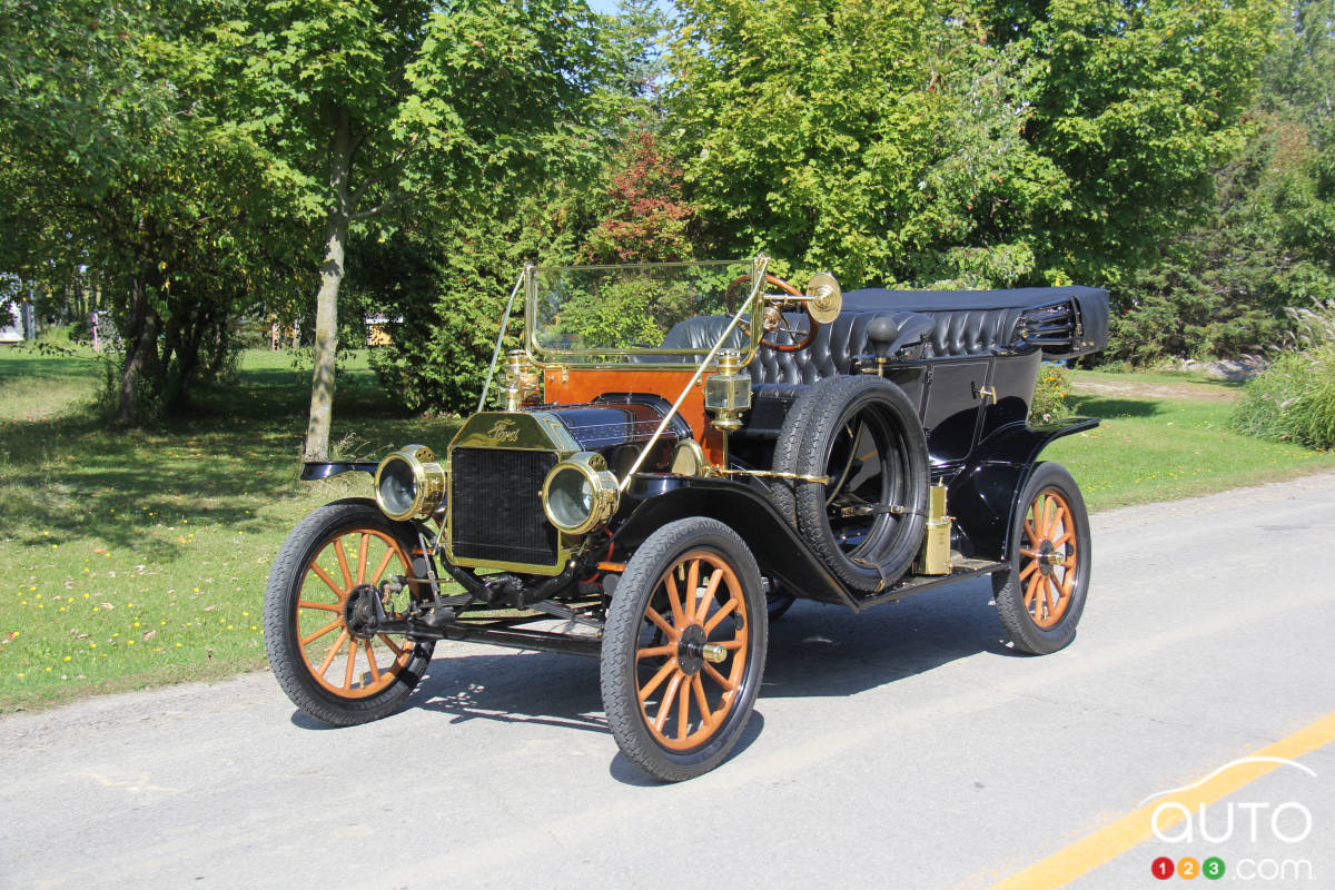 Driving 101: We Get Behind the Wheel of a 1912 Ford Model T!